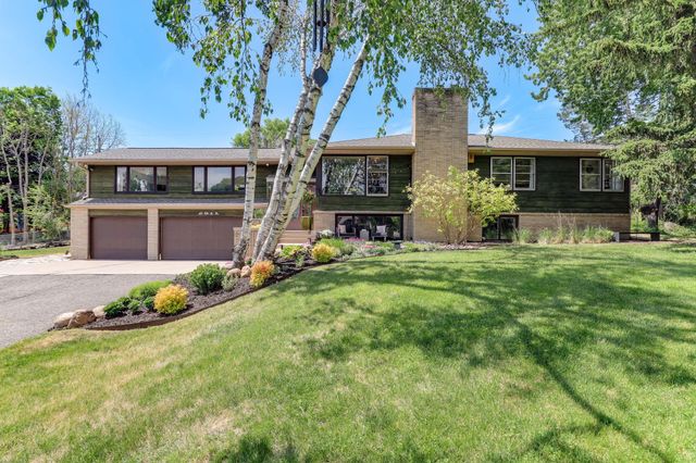 2011 Toledo Avenue N, Golden Valley, MN 55422