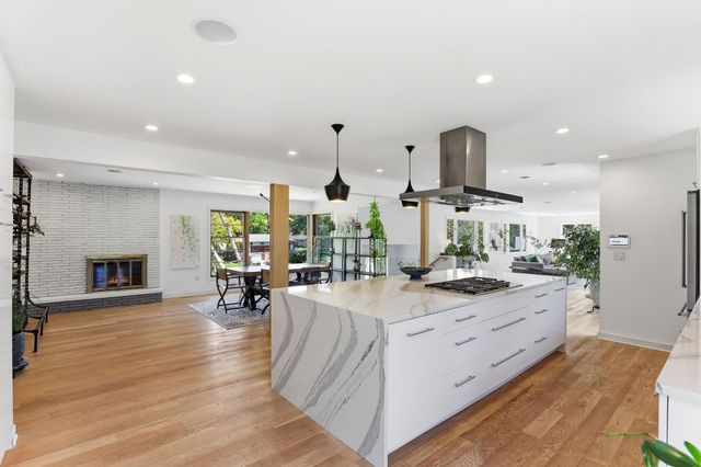 2011 Toledo Avenue N, Golden Valley, MN 55422