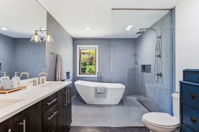 2011 Toledo Avenue N, Golden Valley, MN 55422