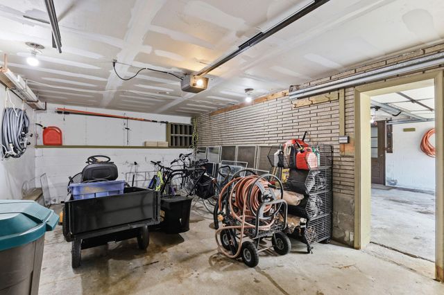 2011 Toledo Avenue N, Golden Valley, MN 55422