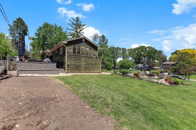 2011 Toledo Avenue N, Golden Valley, MN 55422