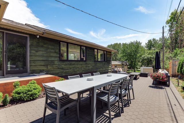 2011 Toledo Avenue N, Golden Valley, MN 55422
