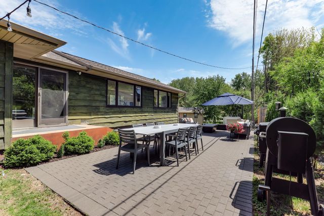 2011 Toledo Avenue N, Golden Valley, MN 55422