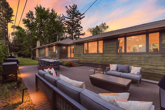 2011 Toledo Avenue N, Golden Valley, MN 55422