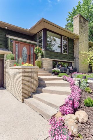 2011 Toledo Avenue N, Golden Valley, MN 55422