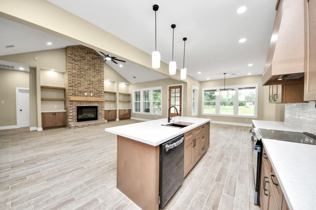 11662 South Branch Dr, Plantersville, TX 77363