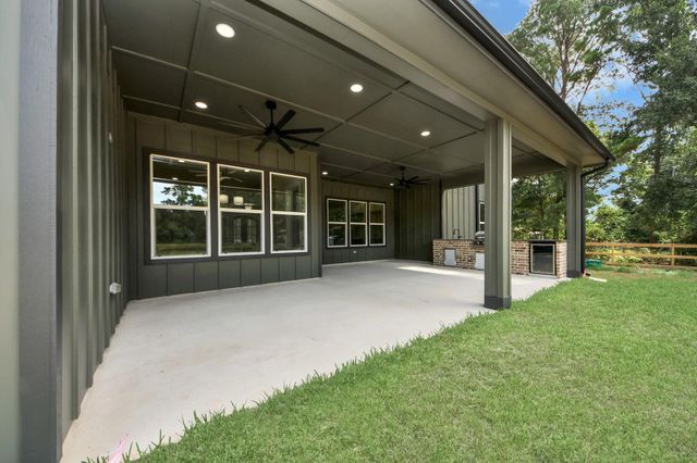 11662 South Branch Dr, Plantersville, TX 77363