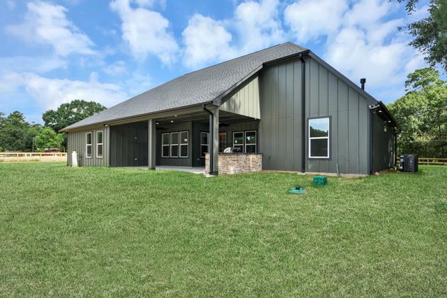 11662 South Branch Dr, Plantersville, TX 77363