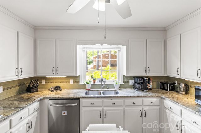 139 Woodhaven Lane, Mocksville, NC 27028