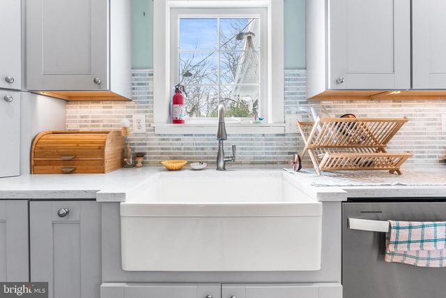 8 LANTERN LN, Woodstown, NJ 08098