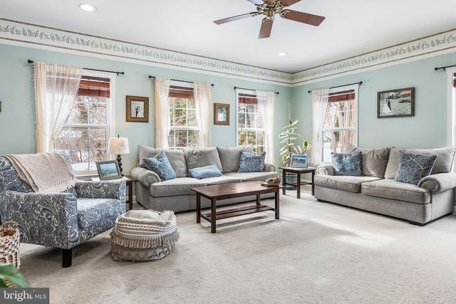 8 LANTERN LN, Woodstown, NJ 08098