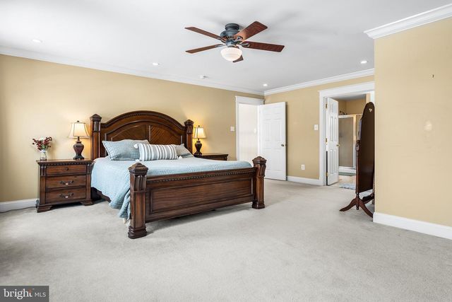 8 LANTERN LN, Woodstown, NJ 08098