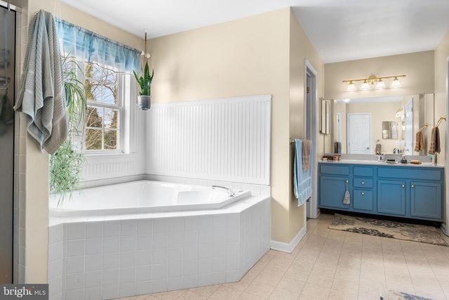 8 LANTERN LN, Woodstown, NJ 08098