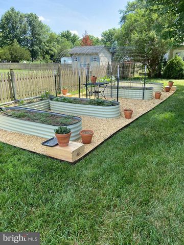 8 LANTERN LN, Woodstown, NJ 08098