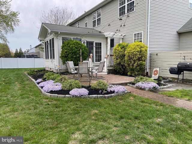 8 LANTERN LN, Woodstown, NJ 08098