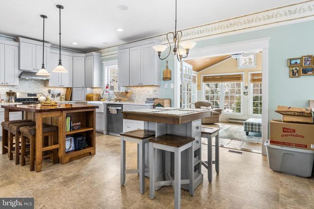 8 LANTERN LN, Woodstown, NJ 08098