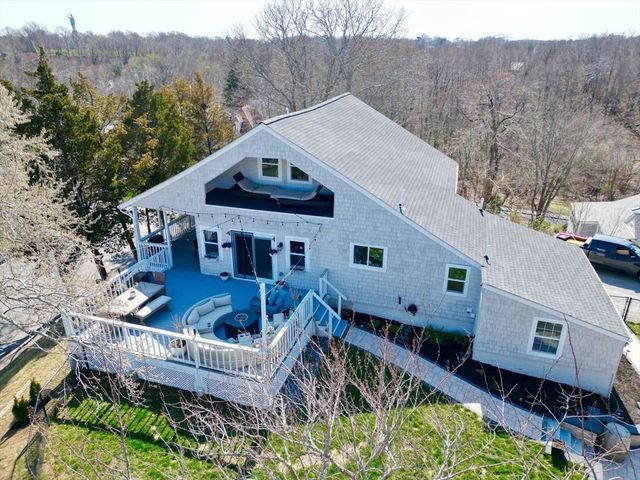 2 Harding Ave, Plymouth, MA 02360