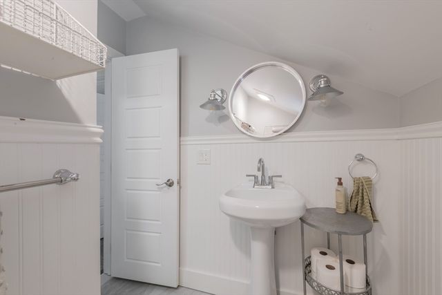 2 Harding Ave, Plymouth, MA 02360