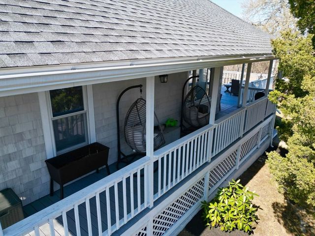2 Harding Ave, Plymouth, MA 02360