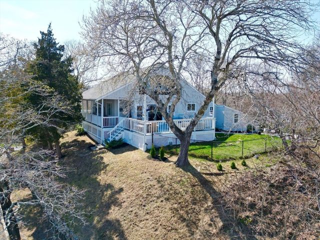 2 Harding Ave, Plymouth, MA 02360