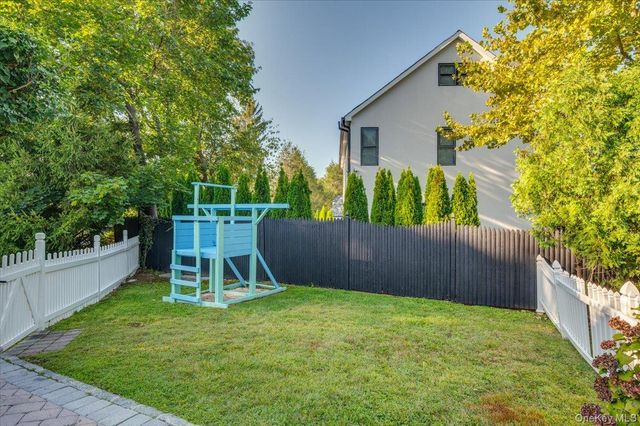 15 Hillside Road, Bronxville, NY 10708