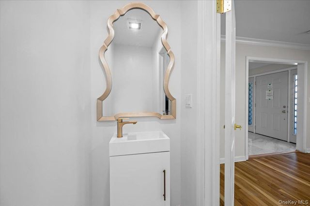 15 Hillside Road, Bronxville, NY 10708