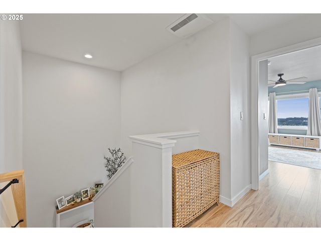 805 Se CRESCENT Pl, Newport, OR 97365