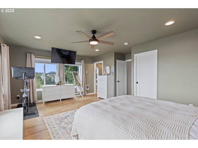 805 Se CRESCENT Pl, Newport, OR 97365