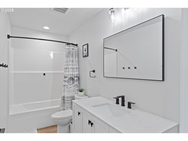 805 Se CRESCENT Pl, Newport, OR 97365