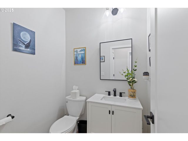 805 Se CRESCENT Pl, Newport, OR 97365