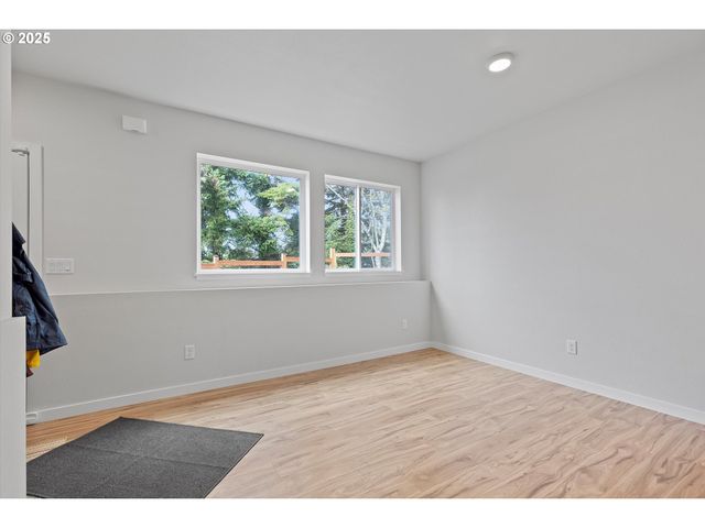 805 Se CRESCENT Pl, Newport, OR 97365