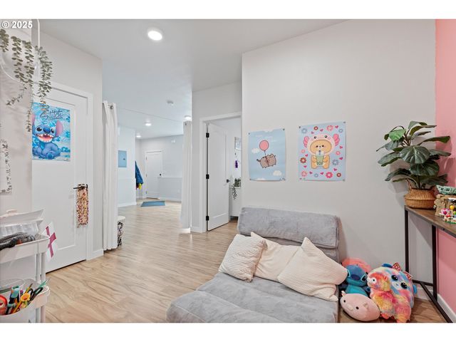 805 Se CRESCENT Pl, Newport, OR 97365