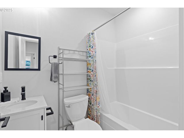 805 Se CRESCENT Pl, Newport, OR 97365