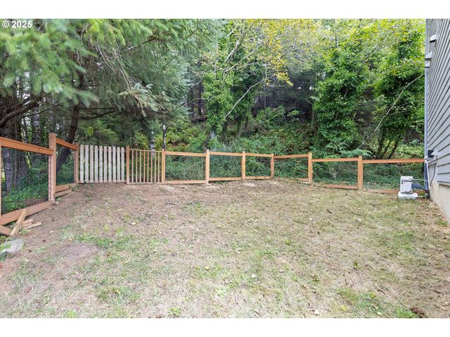 805 Se CRESCENT Pl, Newport, OR 97365