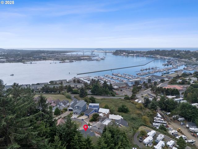 805 Se CRESCENT Pl, Newport, OR 97365