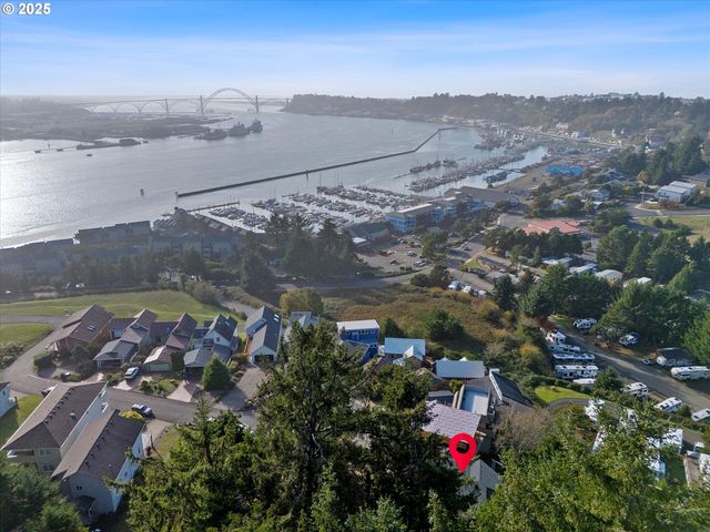 805 Se CRESCENT Pl, Newport, OR 97365