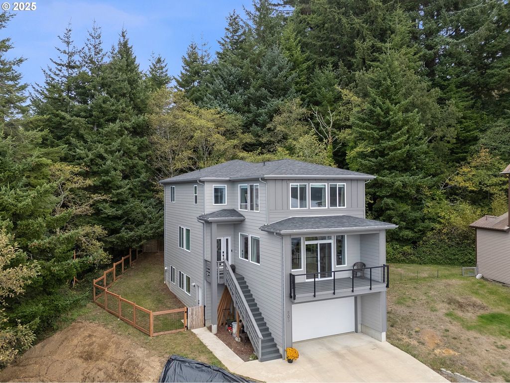 805 Se CRESCENT Pl, Newport, OR 97365