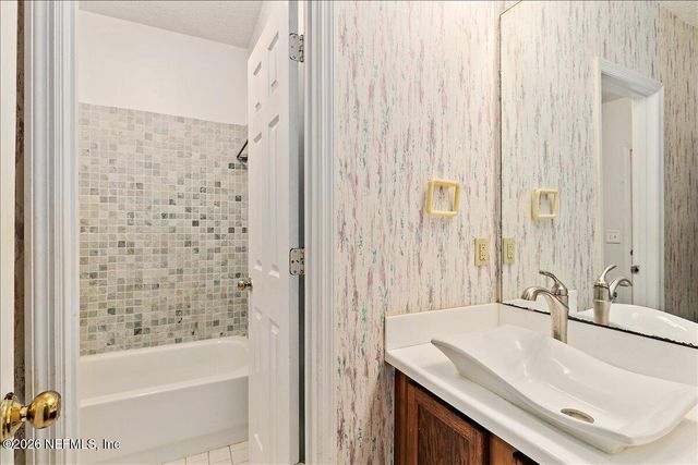 2105 WOOD HILL Drive 2105, Jacksonville, FL 32256