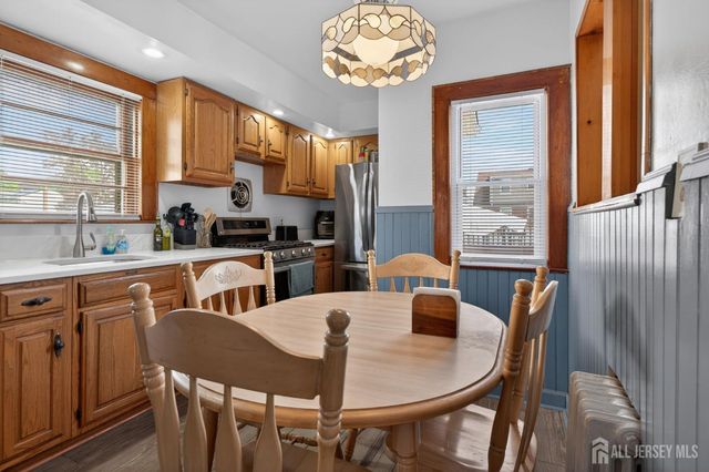 546 Teneyke Place, Rahway, NJ 07065
