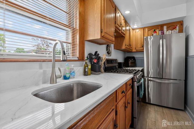 546 Teneyke Place, Rahway, NJ 07065