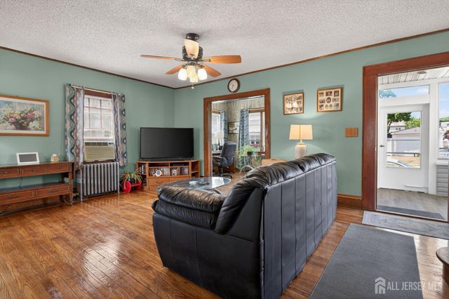 546 Teneyke Place, Rahway, NJ 07065