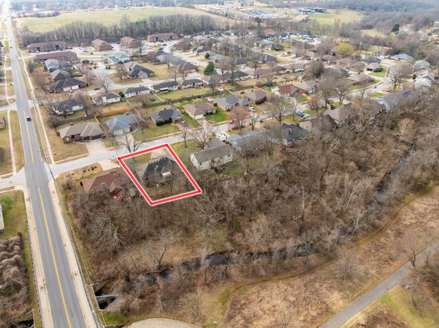 3115 W Edgewood Street, Springfield, MO 65807