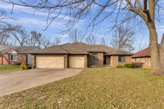 3115 W Edgewood Street, Springfield, MO 65807