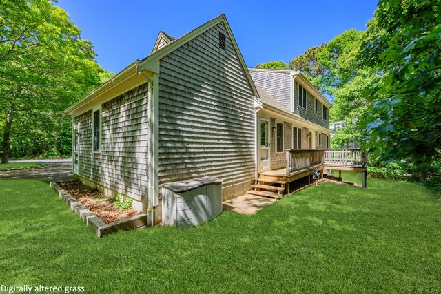 20 Bray Farm Road S, Yarmouth Port, MA 02675