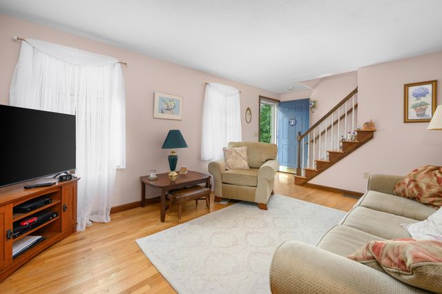 20 Bray Farm Road S, Yarmouth Port, MA 02675