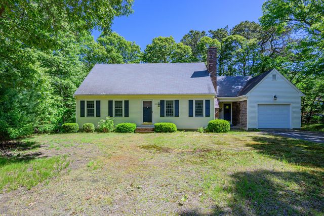 20 Bray Farm Road S, Yarmouth Port, MA 02675