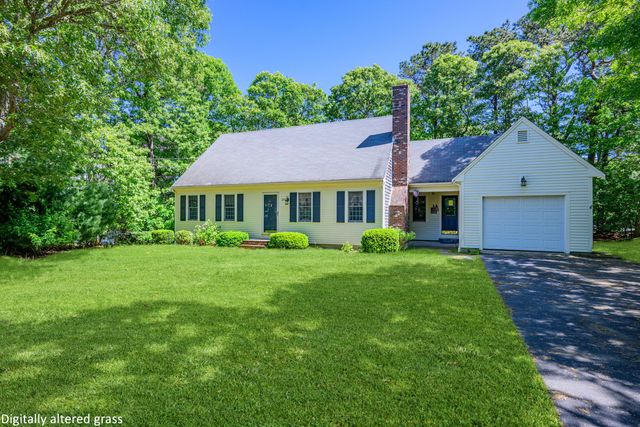 20 Bray Farm Road S, Yarmouth Port, MA 02675