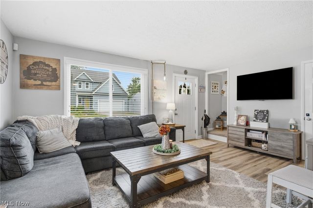 131 Forest Boulevard, Avon Lake, OH 44012