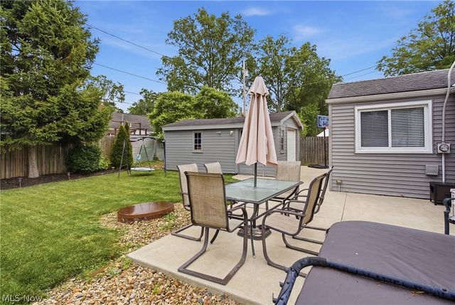 131 Forest Boulevard, Avon Lake, OH 44012