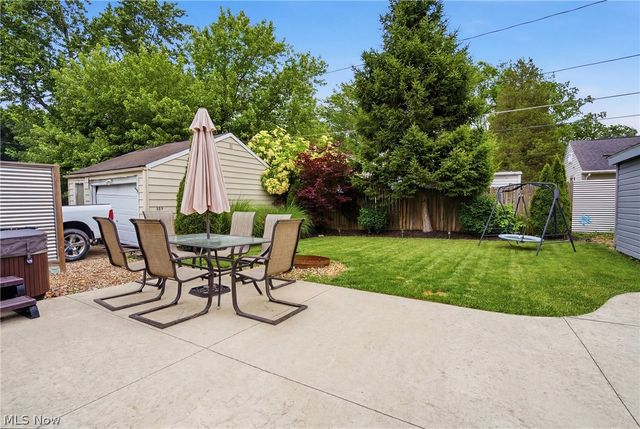 131 Forest Boulevard, Avon Lake, OH 44012